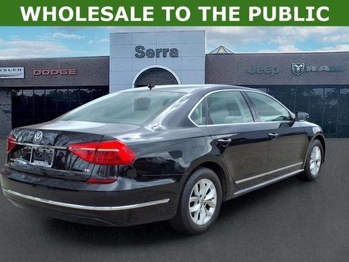 Black Uni 2016 Volkswagen Passat 1.8T S