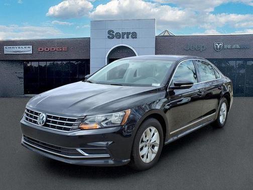 Black Uni 2016 Volkswagen Passat 1.8T S