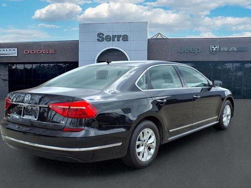 Black Uni 2016 Volkswagen Passat 1.8T S