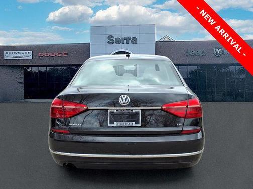 Black Uni 2016 Volkswagen Passat 1.8T S