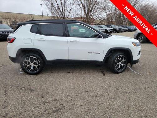 Bright White Clearcoat 2024 Jeep Compass Limited