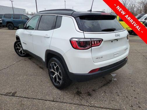 Bright White Clearcoat 2024 Jeep Compass Limited