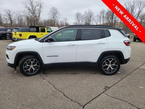 Bright White Clearcoat 2024 Jeep Compass Limited
