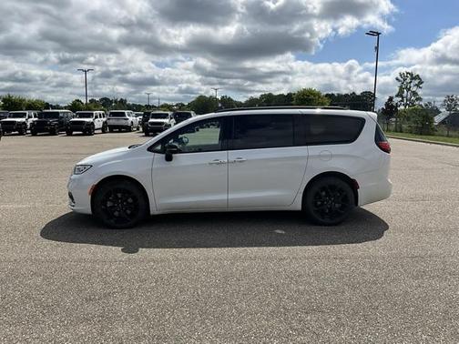 2024 Chrysler Pacifica Limited