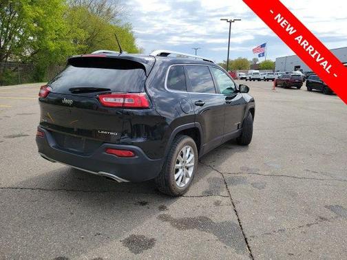 Brilliant Black Crystal Pearlcoat 2015 Jeep Cherokee Limited