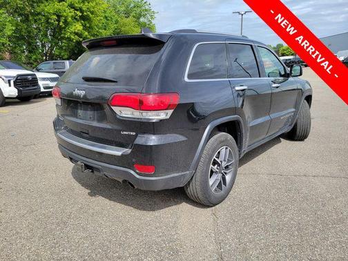 Diamond Black Crystal Pearlcoat 2021 Jeep Grand Cherokee Limited