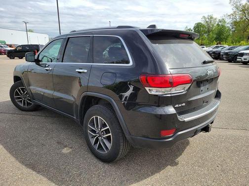 Diamond Black Crystal Pearlcoat 2021 Jeep Grand Cherokee Limited