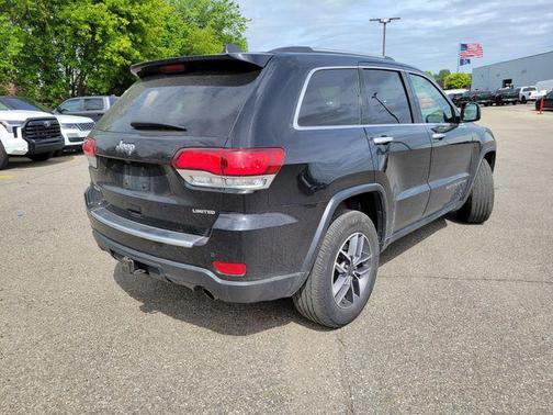 Diamond Black Crystal Pearlcoat 2021 Jeep Grand Cherokee Limited