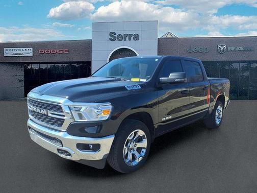 Diamond Black Crystal Pearlcoat 2023 RAM 1500 Big Horn/Lone Star