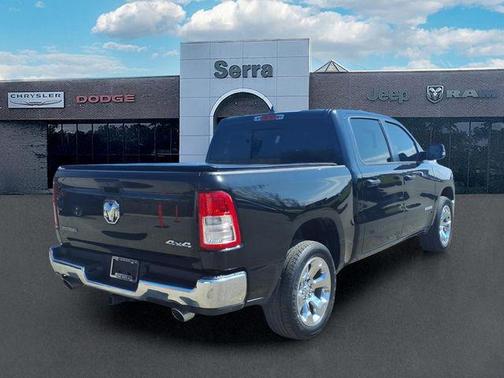 Diamond Black Crystal Pearlcoat 2023 RAM 1500 Big Horn/Lone Star