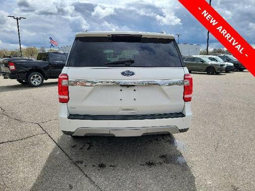 Star White Metallic Tri-Coat 2021 Ford Expedition Max XLT