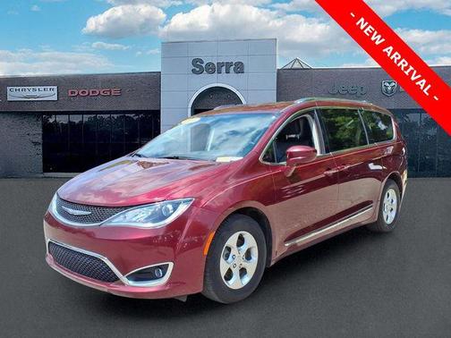 Velvet Red Pearlcoat 2017 Chrysler Pacifica Touring-L