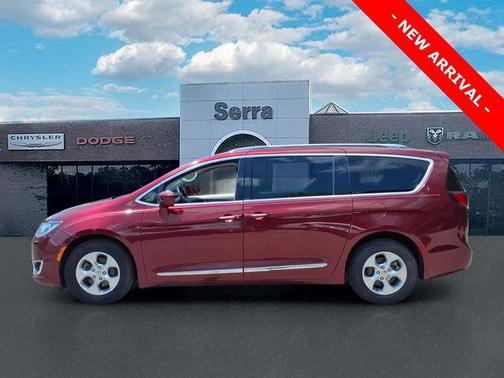 Velvet Red Pearlcoat 2017 Chrysler Pacifica Touring-L