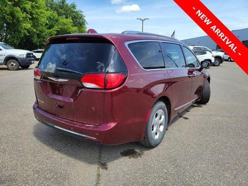 Velvet Red Pearlcoat 2017 Chrysler Pacifica Touring-L