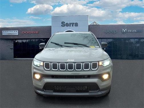 2023 Jeep Compass Latitude Lux