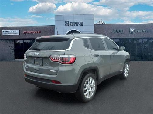 2023 Jeep Compass Latitude Lux
