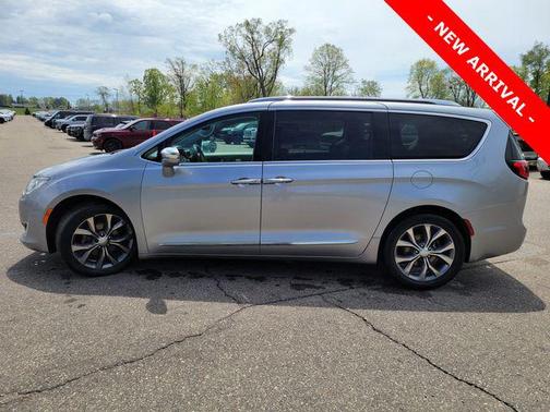 Billet Silver Metallic Clearcoat 2019 Chrysler Pacifica Limited