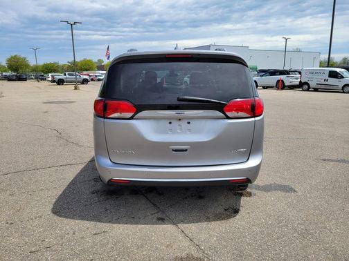 Billet Silver Metallic Clearcoat 2019 Chrysler Pacifica Limited