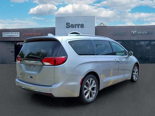 Billet Silver Metallic Clearcoat 2019 Chrysler Pacifica Limited