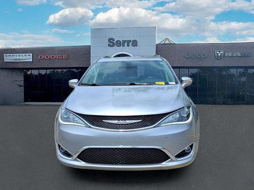 Billet Silver Metallic Clearcoat 2019 Chrysler Pacifica Limited