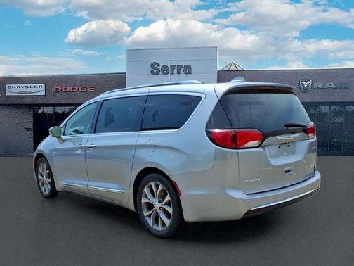Billet Silver Metallic Clearcoat 2019 Chrysler Pacifica Limited