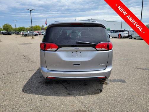 Billet Silver Metallic Clearcoat 2019 Chrysler Pacifica Limited