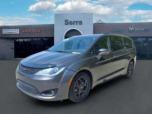 Granite Crystal Metallic Clearcoat 2020 Chrysler Pacifica Limited