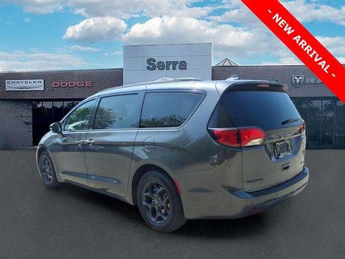 Granite Crystal Metallic Clearcoat 2020 Chrysler Pacifica Limited