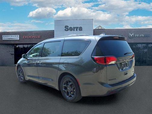 Granite Crystal Metallic Clearcoat 2020 Chrysler Pacifica Limited