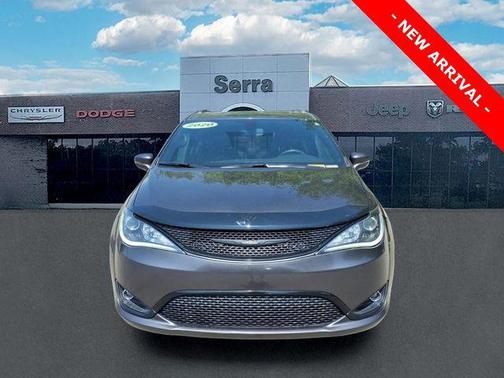 Granite Crystal Metallic Clearcoat 2020 Chrysler Pacifica Limited