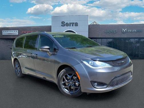 Granite Crystal Metallic Clearcoat 2020 Chrysler Pacifica Limited