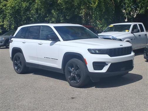 2024 Jeep Grand Cherokee Altitude
