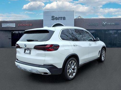 Alpine White 2024 BMW X5 xDrive40i