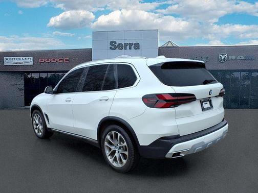 Alpine White 2024 BMW X5 xDrive40i