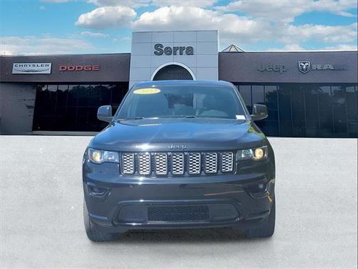 2022 Jeep Grand Cherokee Laredo