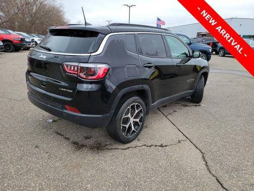 Diamond Black Crystal Pearlcoat 2024 Jeep Compass Limited