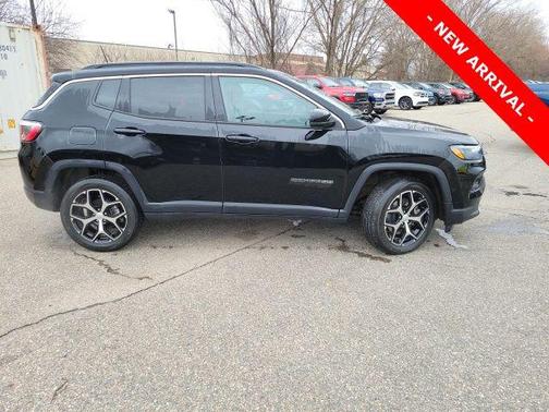 Diamond Black Crystal Pearlcoat 2024 Jeep Compass Limited