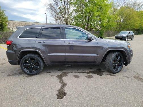 Granite Crystal Metallic Clearcoat 2015 Jeep Grand Cherokee Altitude