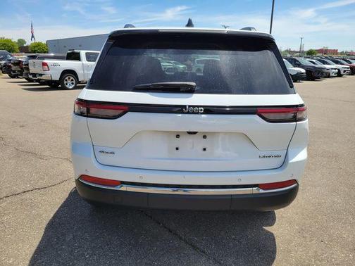 Bright White Clearcoat 2023 Jeep Grand Cherokee Limited