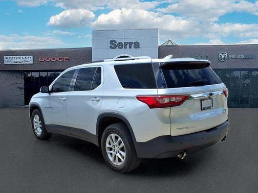Silver Ice Metallic 2018 Chevrolet Traverse LT Cloth