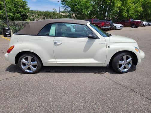 White 2005 Chrysler PT Cruiser GT