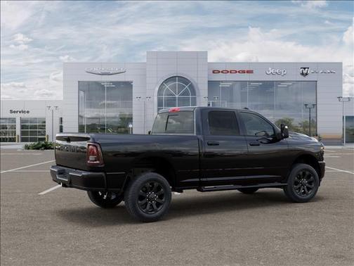 Diamond Black Crystal Pearlcoat 2026 RAM 2500 Tradesman Crew Cab 4x4 6'4' Box