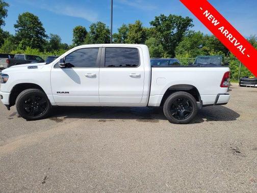 Bright White Clearcoat 2021 RAM 1500 Big Horn/Lone Star