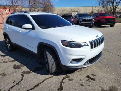 Bright White Clearcoat 2019 Jeep Cherokee Limited