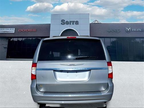 2016 Chrysler Town & Country Touring