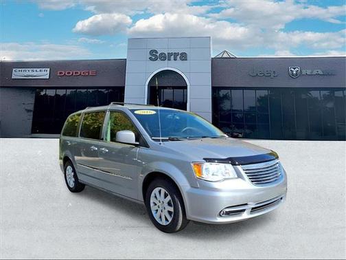 2016 Chrysler Town & Country Touring