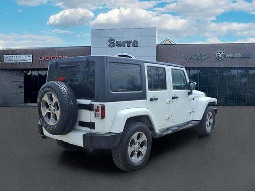 Bright White Clearcoat 2016 Jeep Wrangler Unlimited Sahara