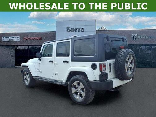 Bright White Clearcoat 2016 Jeep Wrangler Unlimited Sahara