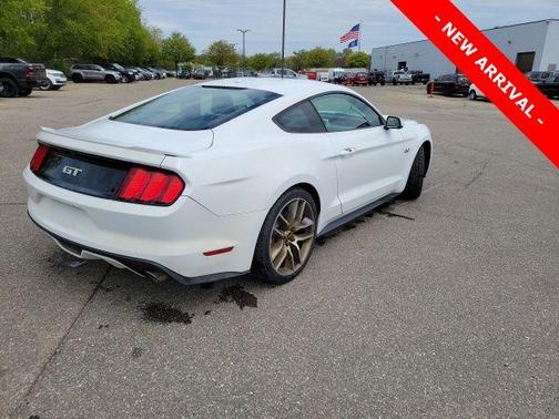 Oxford White 2016 Ford Mustang GT Premium