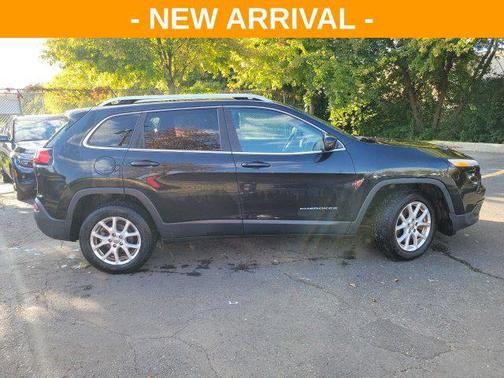 Brilliant Black Crystal Pearlcoat 2015 Jeep Cherokee Latitude